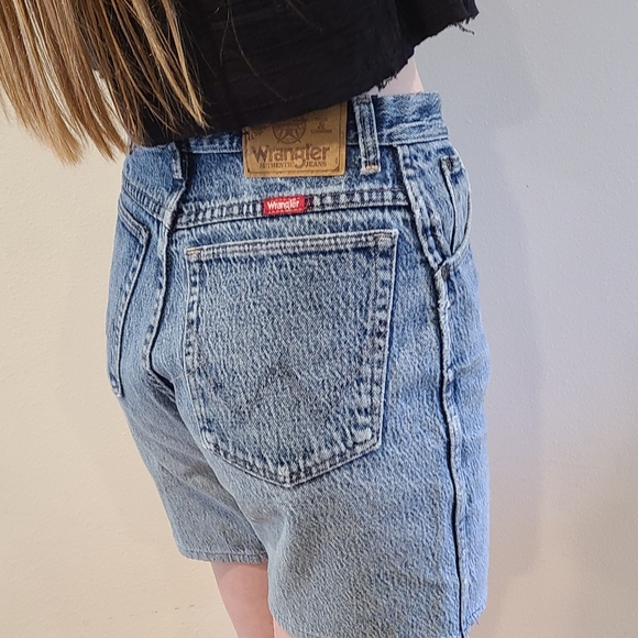 Wrangler Cut Off Shorts - Picture 5 of 7